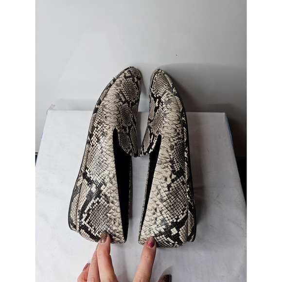 Vince Paz Snake Print Loafer flats. Leather 11?  Stylish. Comfort. - Picture 9 of 11